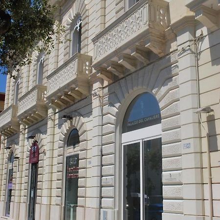 Palazzo Del Cavaliere Bed & Breakfast Галиполи Екстериор снимка