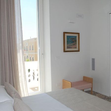 Palazzo Del Cavaliere Bed & Breakfast Галиполи Екстериор снимка