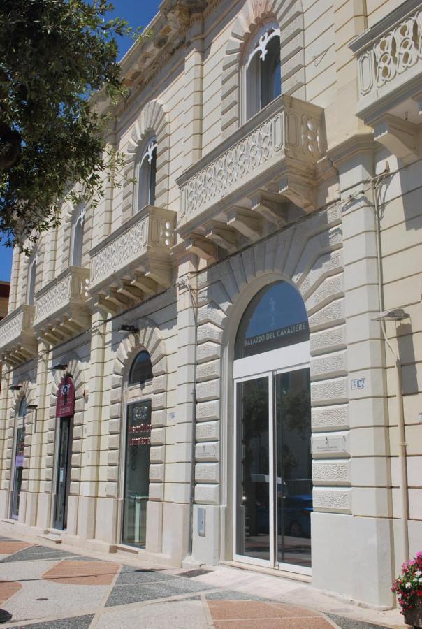 Palazzo Del Cavaliere Bed & Breakfast Галиполи Екстериор снимка