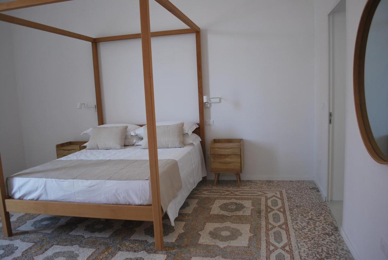Palazzo Del Cavaliere Bed & Breakfast Галиполи Екстериор снимка