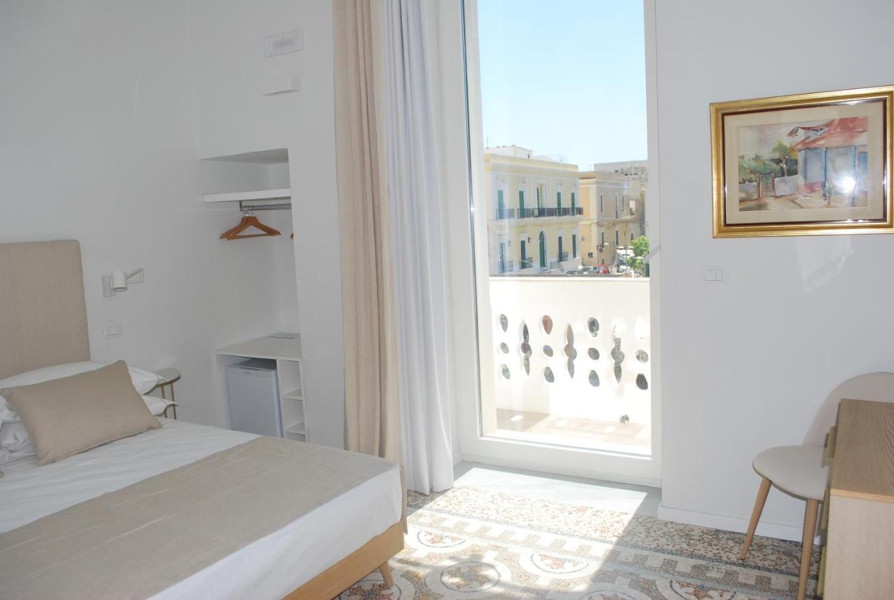 Palazzo Del Cavaliere Bed & Breakfast Галиполи Екстериор снимка