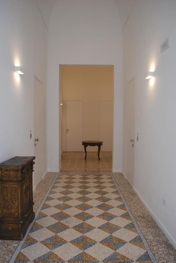 Palazzo Del Cavaliere Bed & Breakfast Галиполи Екстериор снимка