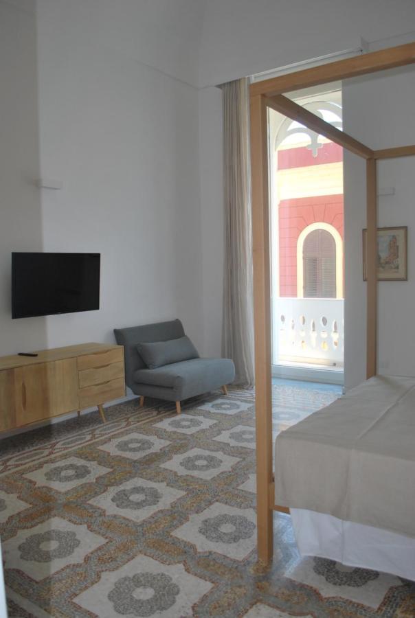 Palazzo Del Cavaliere Bed & Breakfast Галиполи Екстериор снимка